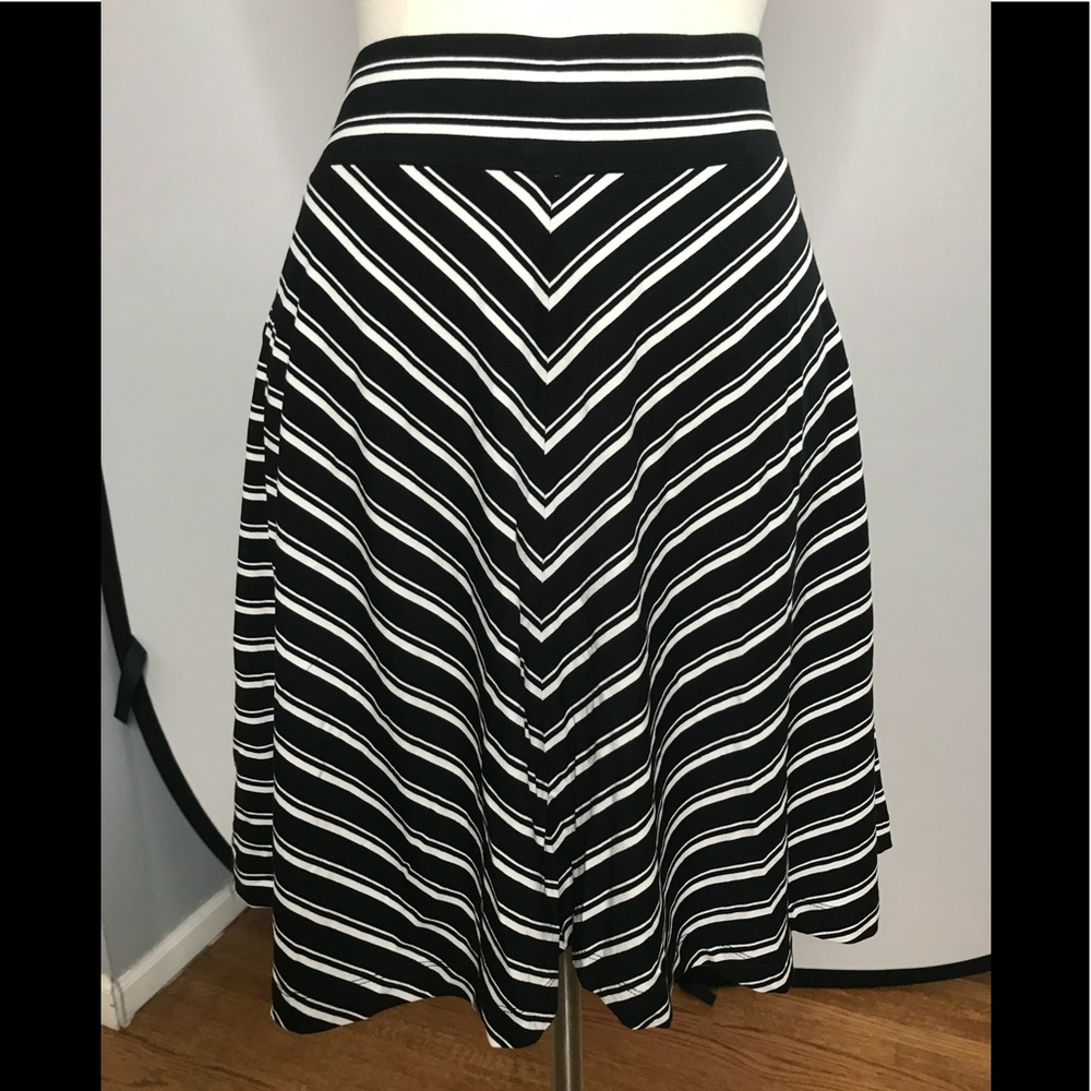Loft skirt NWT sz S